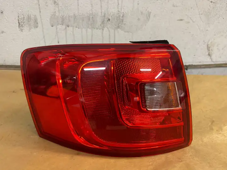 Volkswagen Jetta VI (2011 - 2018) 16D945095 Задний фонарь в кузове — фото 1