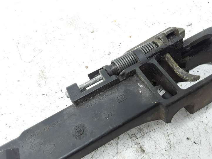 Renault Laguna (2001 - 2005)  8200004747 Кронштейн