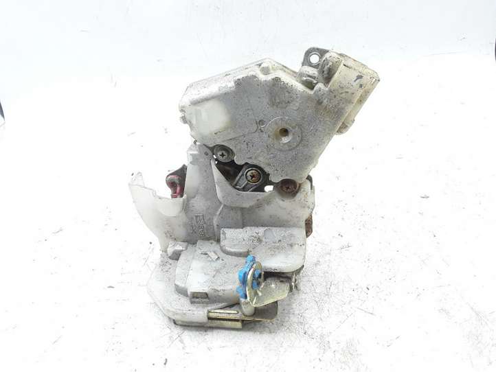 Subaru Impreza II (2001 - 2002)  61100FE040 Замок задней двери