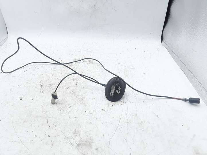 Renault Scenic I (1996 - 2003)  8200500323 Антенна (антенна GPS)