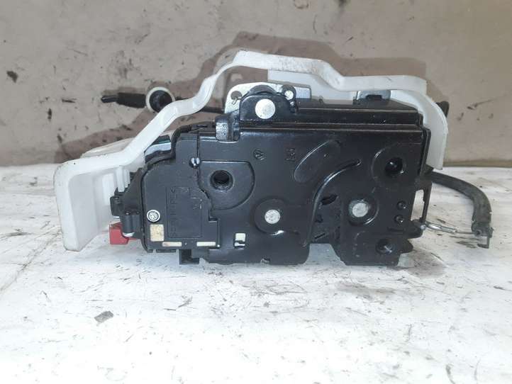Volkswagen Golf V (2003 - 2009)  1K9839768 Замок задней двери