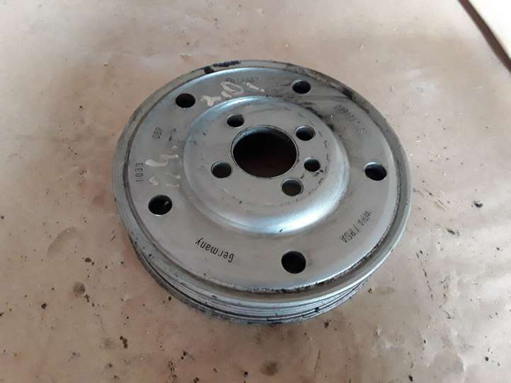 Audi A4 (2000 - 2006)  06B105243F Шкив коленчатого вала