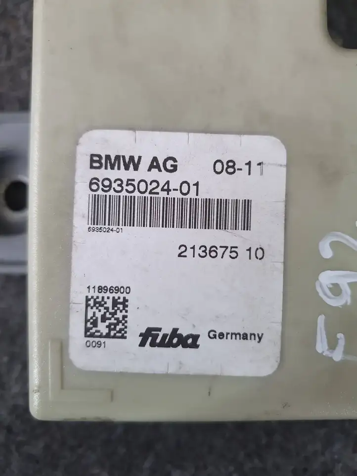 BMW 3 E92 E93 (2005 - 2014) 6935024 Усилитель антенны — фото 2