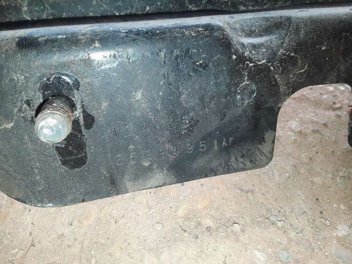 Jeep Grand Cherokee (2004 - 2010)  55394951AF Верхняя часть панели радиаторов (телевизора)