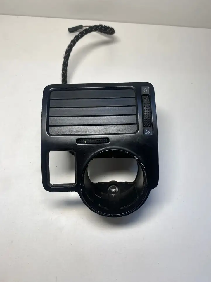 Volkswagen Bora (1998 - 2005) 1J1819185A Боковой воздушный дефлектор — фото 1