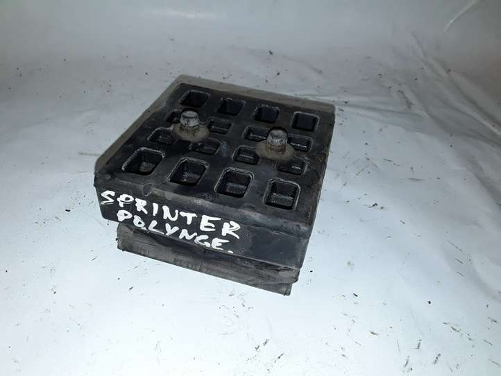 Mercedes-Benz Sprinter W901 W902 W903 W904 (1995 - 2007)  A9063220319 Другая часть передней ходовой части