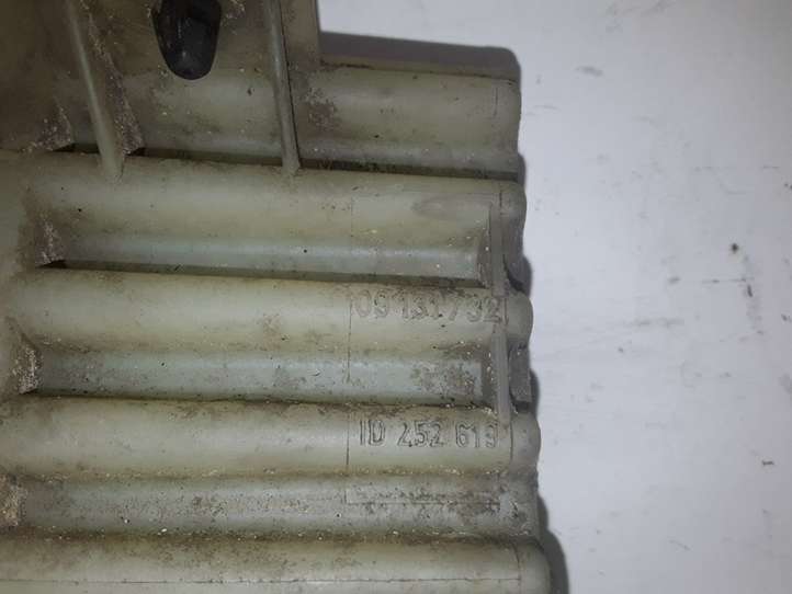 Opel Astra (1998 - 2004)  09131732 Реле вентилятора охлаждения