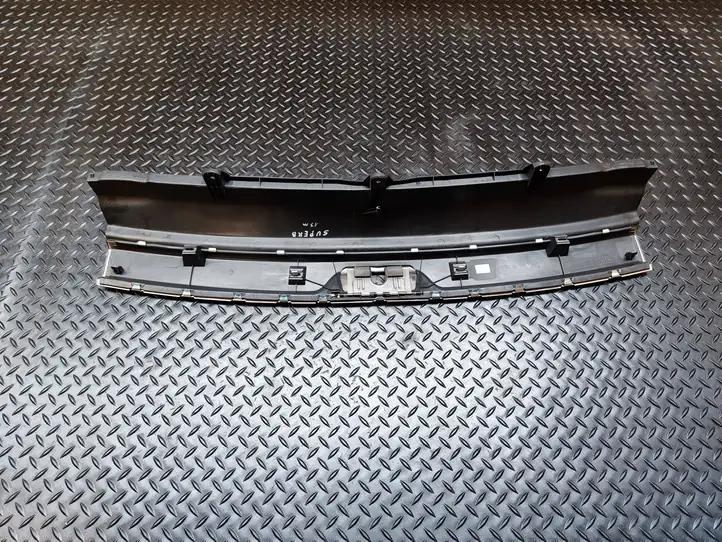 Skoda Superb B6 (3T) (2008 - 2015) 3T9863459c Отделка порога багажника — фото 4