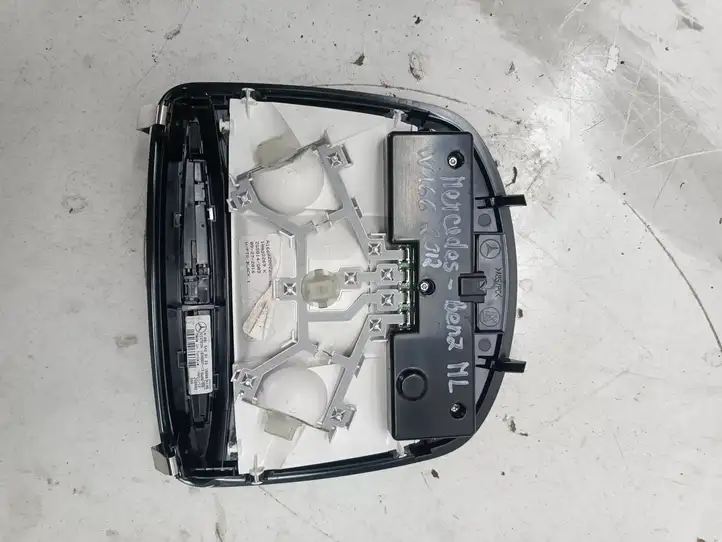 Mercedes-Benz GL X166 (2013 - 2019) A1668200223 Задняя подсветка — фото 1