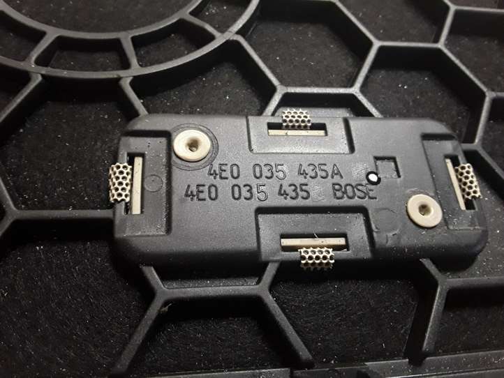 Audi A8 (2005 - 2007)  4E0035435A Сабвуферная решетка