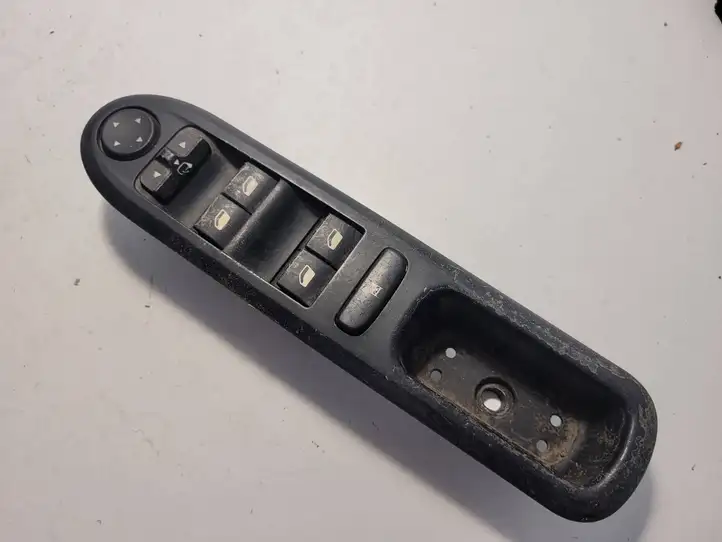 Peugeot 407 (2004 - 2011) 96468704XT Кнопка стеклоподъемников — фото 1