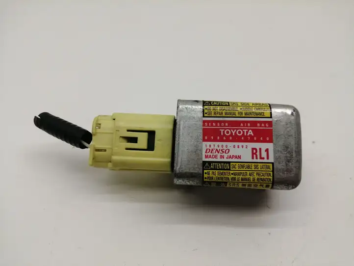 Toyota Prius (XW20) (2003 - 2009) 8986047040 Датчик удара SRS — фото 1