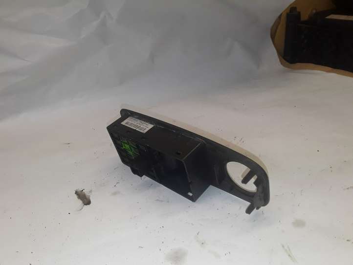 Peugeot Boxer (2015 - )  7354217140 Кнопка стеклоподъемников