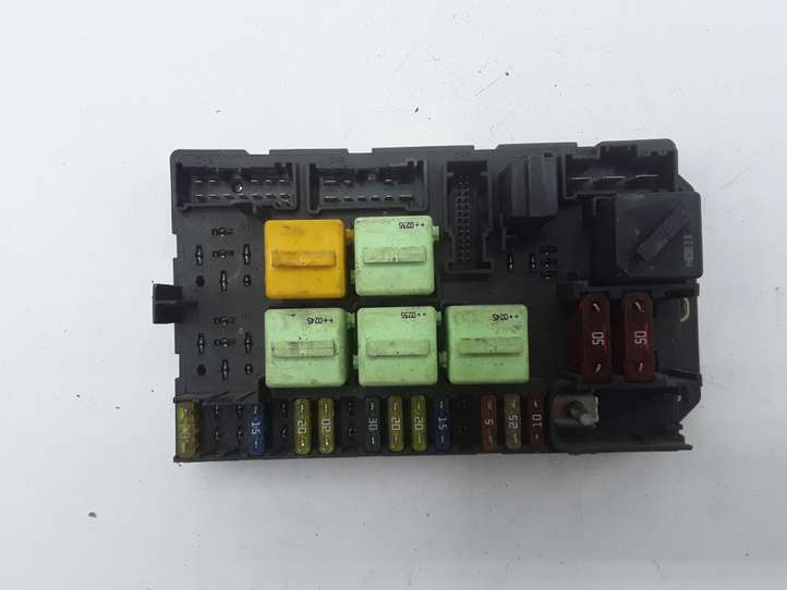 Land Rover Range Rover (2005 - 2009)  518776109 Блок предохранителей