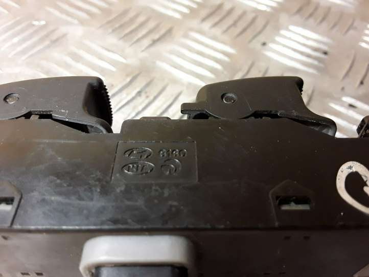 Kia Rio (2009 - 2011)  202004437 Кнопка стеклоподъемников