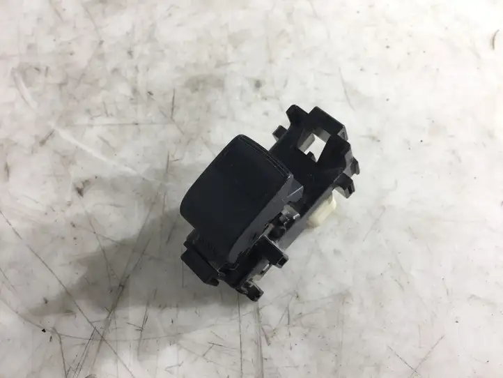 Toyota Yaris (2005 - 2009) 1928293 Блок кнопок стеклоподъемников — фото 1
