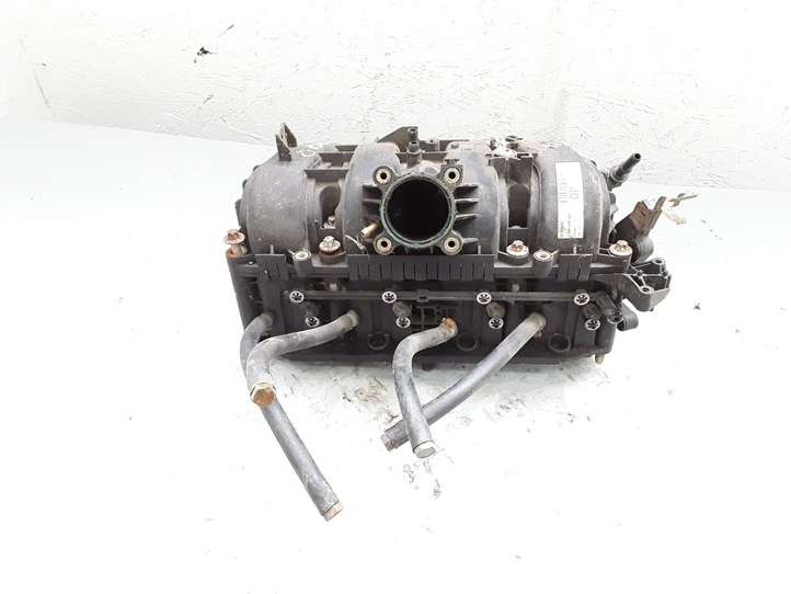 Opel Corsa D (2006 - 2010)  55557904 Впускной коллектор
