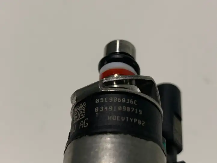 Volkswagen PASSAT B8 (2015 - ) 05E906036C Форсунка — фото 2