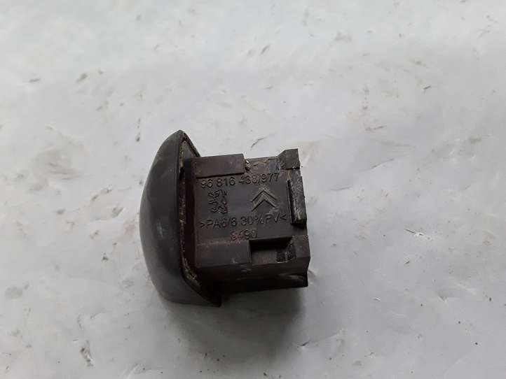 Peugeot Partner (2002 - 2008)  96816438977  Крышка ручки задней двери