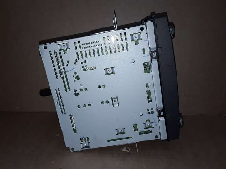 Kia Magentis (2008 - 2010)  961602G700T0 Радио/ проигрыватель CD/DVD / навигация