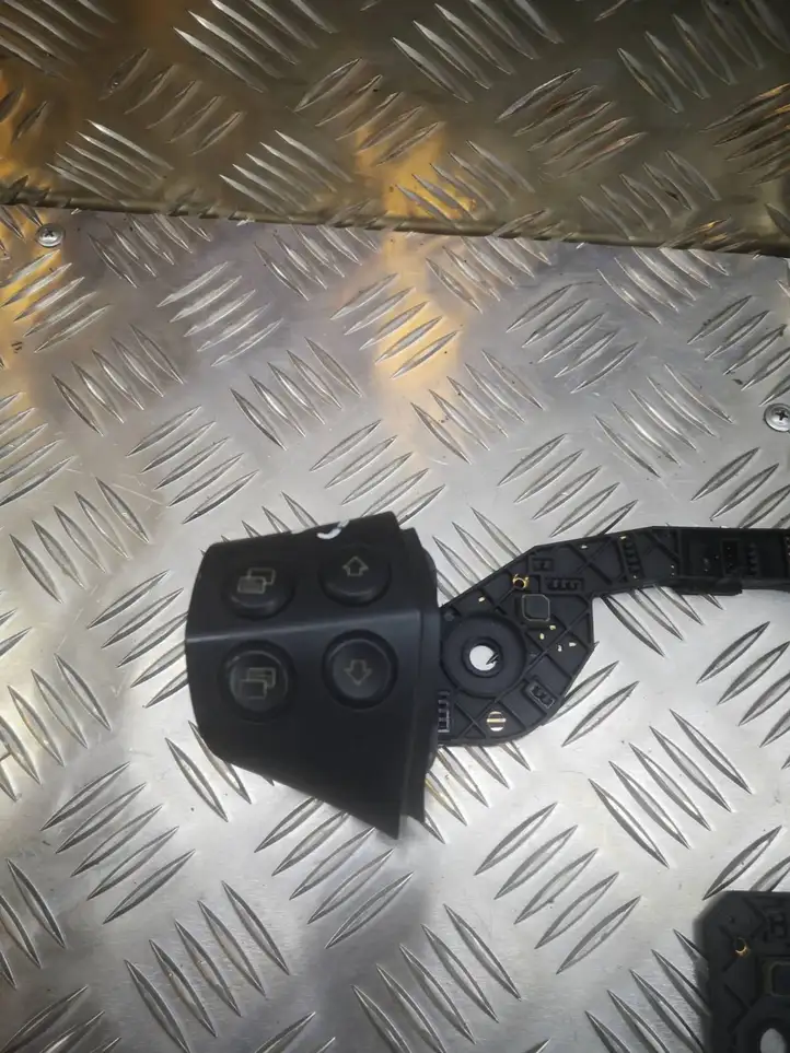 Mercedes-Benz A W169 (2004 - 2012) 1698207310 Кнопки на рулевом колесе — фото 2