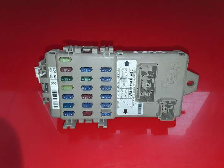 Subaru Forester SG (2006 - 2008)  LB100603B Блок предохранителей