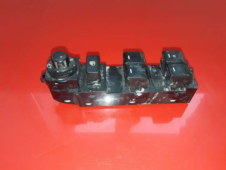 Mazda 6. (2012 - 2015)  GKM266350A Кнопка стеклоподъемников