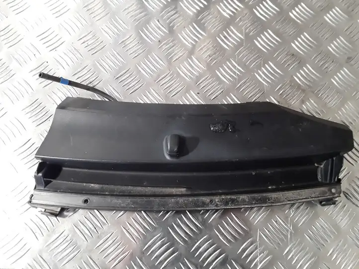Toyota Yaris (2009 - 2012) 557830D040 Накладка стоек лобового стекла — фото 1