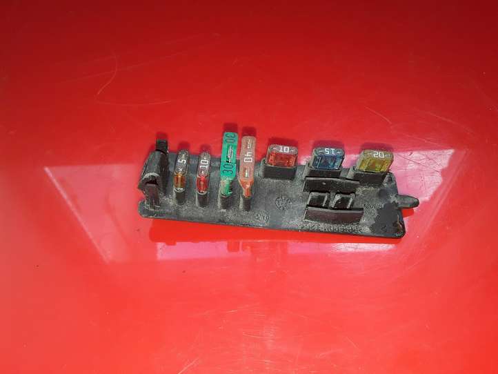 Citroen Berlingo (2003 - 2007)  9637466280 Крышка ящика предохранителей