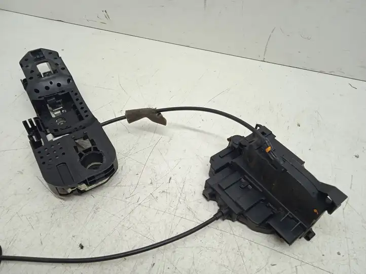 Renault Scenic III - Grand scenic III (2009 - 2016) 825030032R Замок задней двери — фото 3