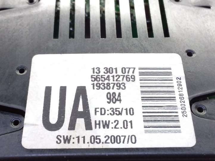 Opel Zafira (2006 - 2008)  13301077 Радио/ проигрыватель CD/DVD / навигация
