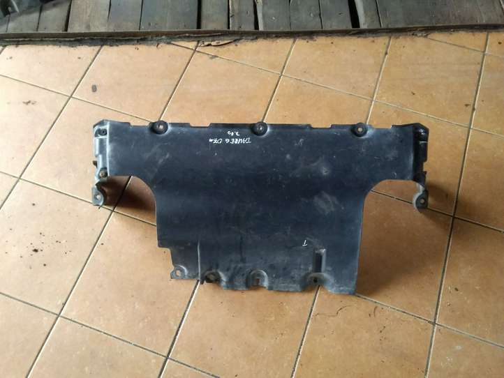 Volkswagen Touareg I (2002 - 2010)  7L0825285 Защита дна двигателя