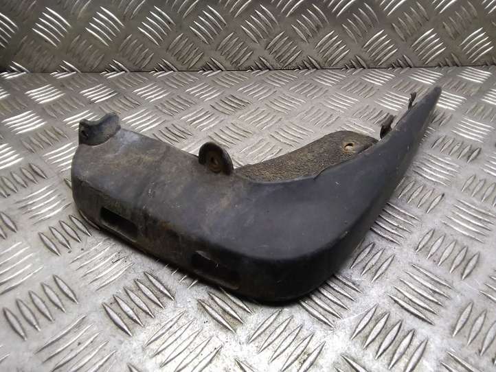 Audi A4 (2004 - 2009)  8E0075111 Передний брызговик