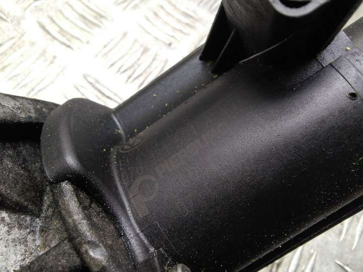 Volkswagen Transporter-Caravelle (2003 - 2009)  076131501A Клапан EGR