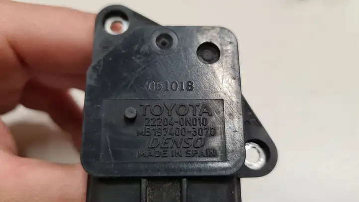 Toyota Avensis T250 (2006 - 2009) 222040N010 Датчик массового расхода воздуха — фото 2
