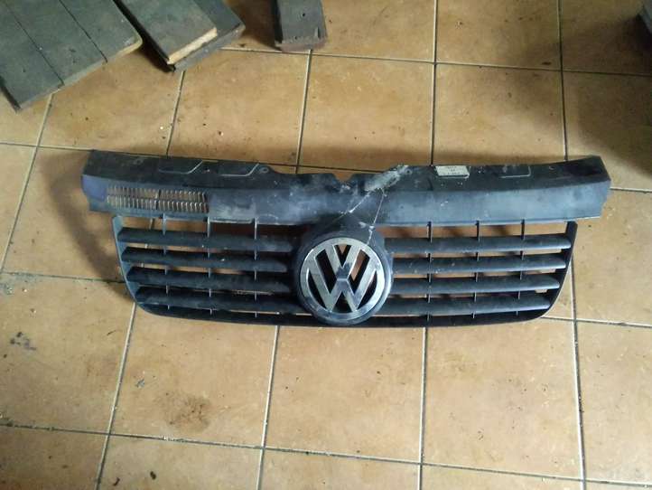 Volkswagen Transporter-Caravelle (2003 - 2009)  7H0807101 Верхняя решётка