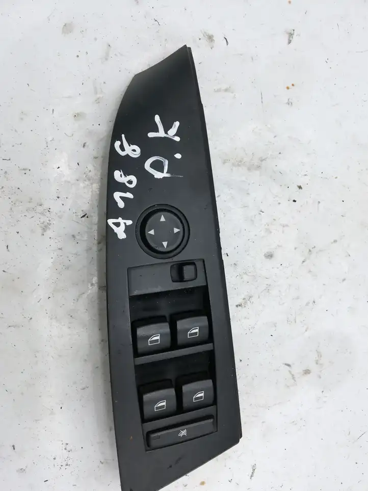 BMW 5 E60 E61 (2004 - 2010) 6951904 Кнопка стеклоподъемников — фото 1