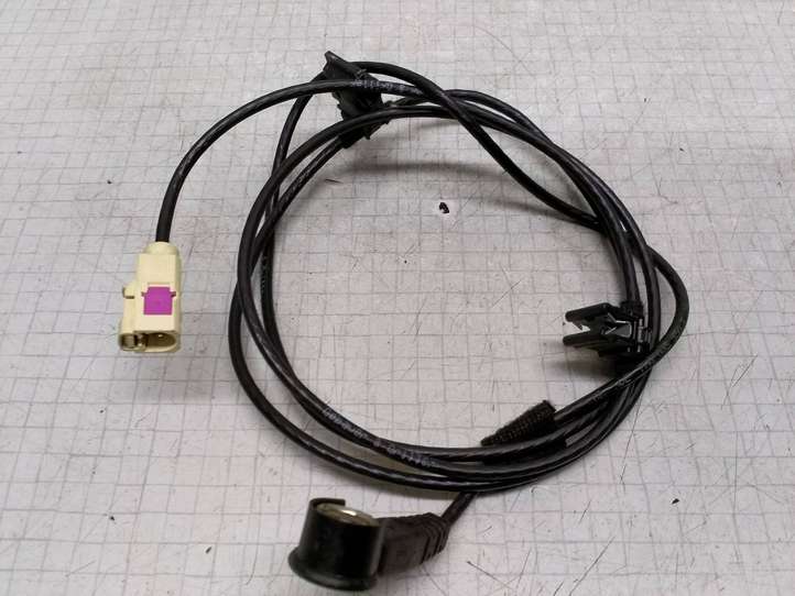 Volkswagen Transporter-Caravelle (2003 - 2009)  7H0035550T Антенна (антенна GPS)