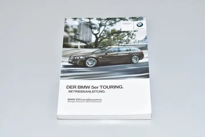 BMW 5 F10 F11 (2009 - 2016) Сервисная книжка — фото 1
