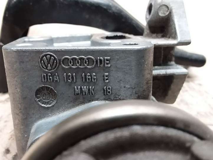 Volkswagen Golf Plus (2008 - 2014)  06A131166E Клапан EGR