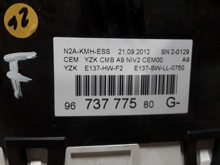 Peugeot 208 (2012 - 2015)  9673777580 Спидометр (приборный щиток)