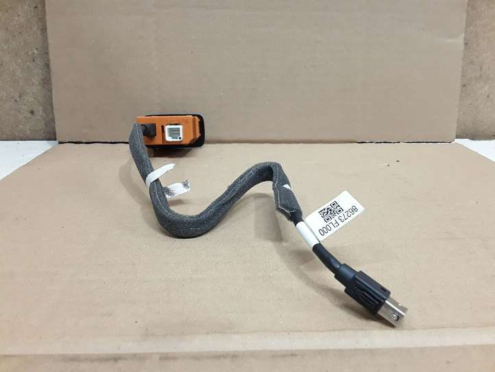 Volvo V60 (2010 - 2013)  86257FL010 Разъем USB