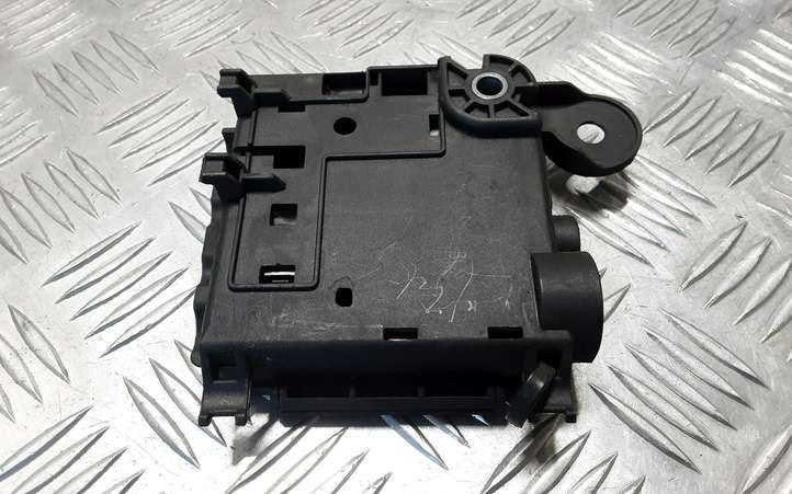 Audi A4 allroad (2009 - 2011)  8K0937517A Узел подключения плюсовых проводов