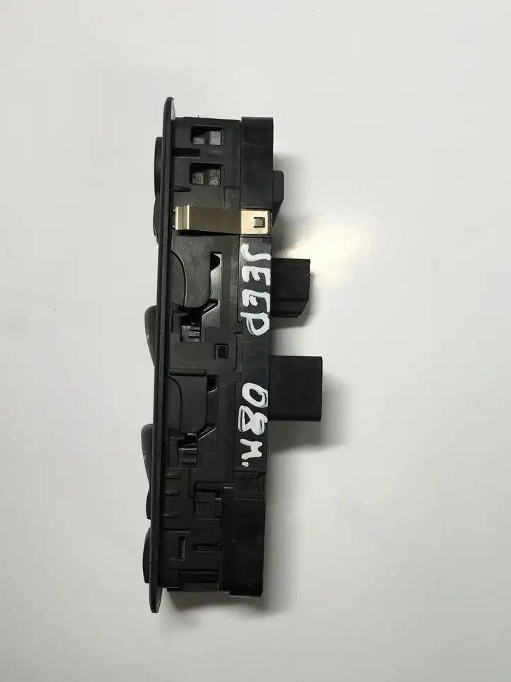 Jeep Cherokee (2007 - 2013) 68039999AB Кнопка стеклоподъемников — фото 2