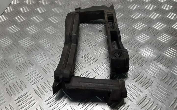 Audi A4 allroad (2009 - 2011)  8K0823722 Другая деталь отсека двигателя