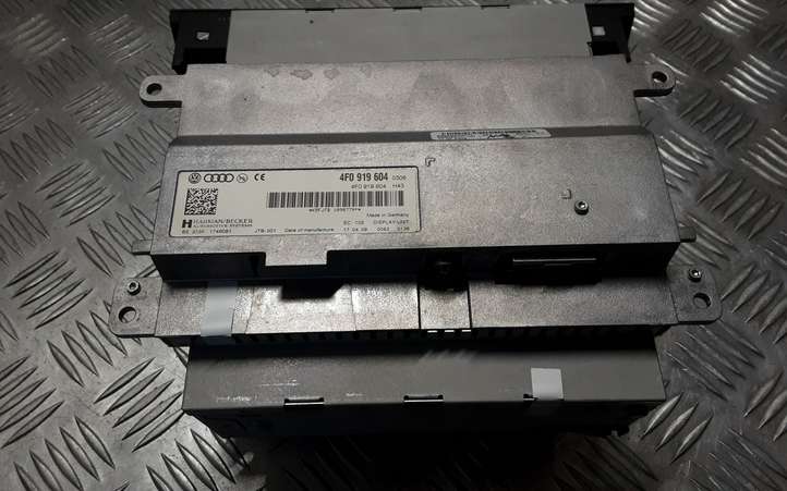 Audi A4 allroad (2009 - 2011)  8T1035666A Радио/ проигрыватель CD/DVD / навигация