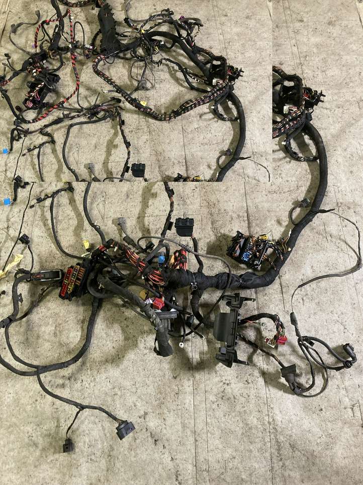 Audi A4 allroad (2009 - 2011)  8F001285 Другой проводник