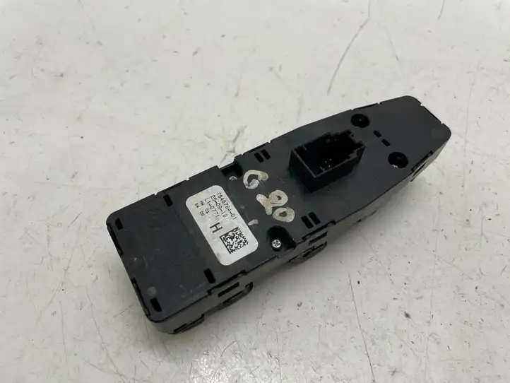 BMW 3 G20 G21 (2019 - ) 7948784 Кнопка стеклоподъемников — фото 2