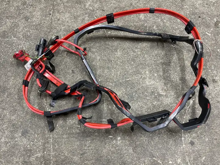BMW 3 F30 F35 F31 (2012 - 2018) 9348763 Плюсовой провод аккумулятора — фото 2