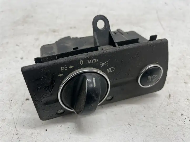 Mercedes-Benz E W211 (2002 - 2009) 2115450104 Включатель фонарей — фото 1